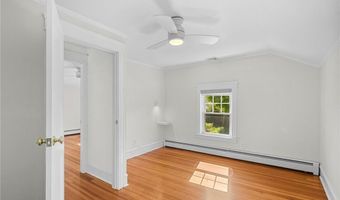 58 Bliss Rd, Newport, RI 02840