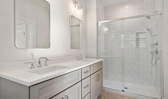 8 Fieldstone Ct 8, Bethel, CT 06801