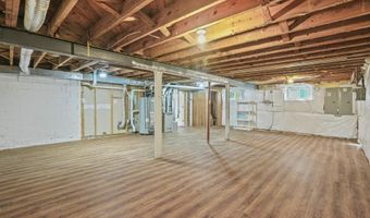 5604 HOOVER St, Bethesda, MD 20817