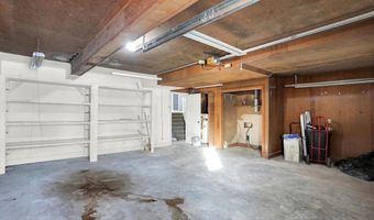 826 Yorkshire Rd, Anderson, IN 46012