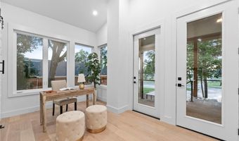 609 SW 4th St, Bentonville, AR 72712