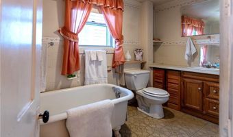 17 Warner St, Newport, RI 02840