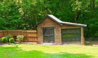 578 EastWood Dr, Asheboro, NC 27205