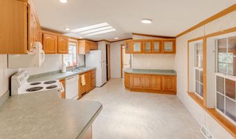 14 Lloyd St, Campton, NH 03223