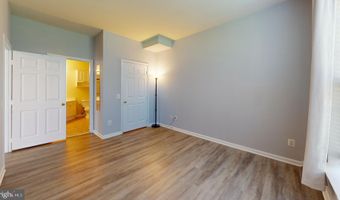 5947 FOUNDERS HILL Dr 103, Alexandria, VA 22310