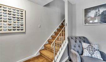 77 Sundridge Dr, Amherst, NY 14228