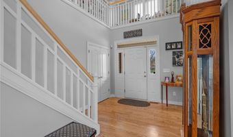585 Burgess Cir, Aurora, OH 44202