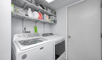 555 Hyannis Dr, Avon, IN 46123