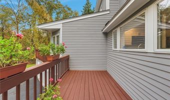 73 Oceanwoods Dr, North Kingstown, RI 02852