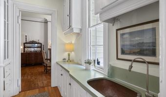 208 High St, Belfast, ME 04915