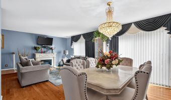 905 Madaline Dr, Avenel, NJ 07001