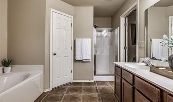 2006 W Greenleaf Ct, Bartlesville, OK 74006