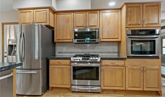 21 Clifton Rd, Bristol, RI 02809