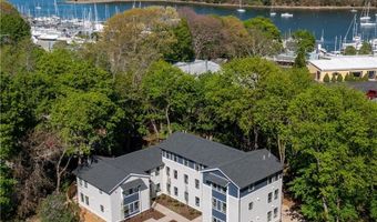 32 Exchange St 101, East Greenwich, RI 02818