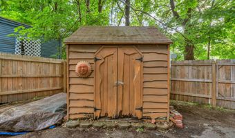 21 Laurel Ave, Auburn, ME 04210