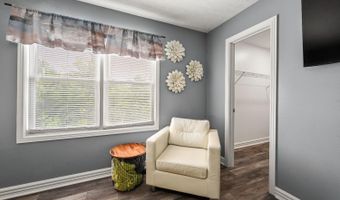 110 Farrar Dr, Aurora, IN 47001