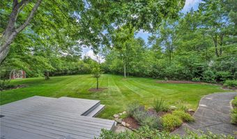 561 Willard Rd, Aurora, OH 44202