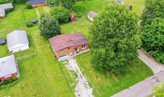 2420 E 40th St, Anderson, IN 46013
