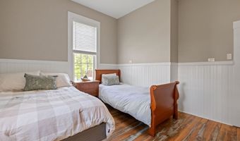 10 Wharf Rd, Center Harbor, NH 03226