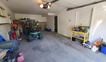 41 Dana Dr, Bangor, ME 04401