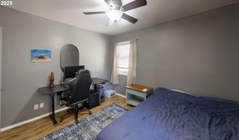 947 3RD St, Brookings, OR 97415