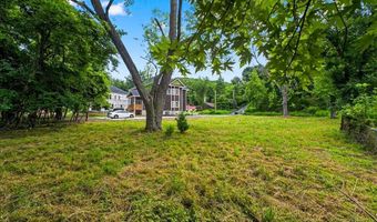 1217 Kiefer Creek Rd, Ballwin, MO 63021