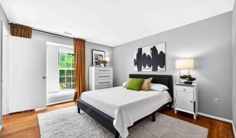 2584- B S ARLINGTON MILL Dr 2, Arlington, VA 22206