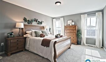 3220 Eisenhower Dr, Allen, PA 18067
