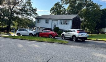 20 Camelia Dr, Cranston, RI 02920