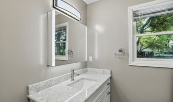 8635 Bishops Ln, Indianapolis, IN 46217