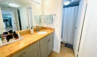 3301 N Country Club Dr 712, Aventura, FL 33180