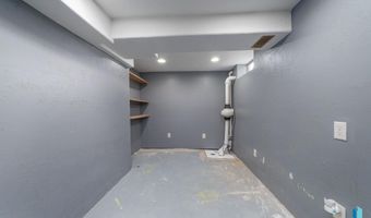 606 N 3rd St, Beresford, SD 57004