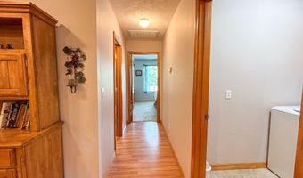 3702 Round House Rd, Aurora, MO 65605