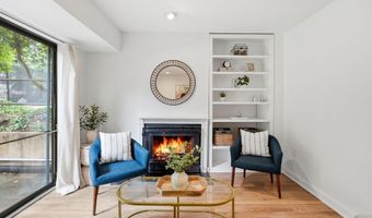 8901 BATTERY Pl 34, Bethesda, MD 20814