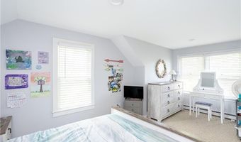 57 Warren Ave, Middletown, RI 02842