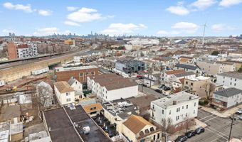 31 COTTAGE St, Bayonne, NJ 07002