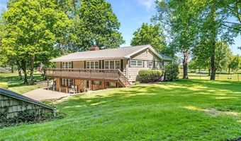 305 Hedgewood Dr, Akron, OH 44319