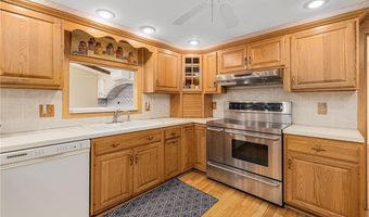 28 Hybrid Dr, Cranston, RI 02920