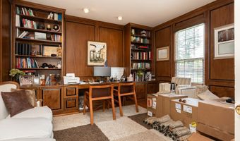 8809 SAUNDERS Ln, Bethesda, MD 20817