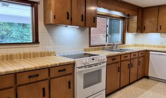 5246 Old River Rd, Baker, FL 32531