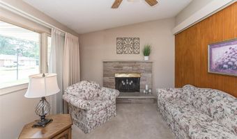 737 Smith Dr, Ballwin, MO 63011