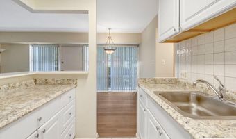 7758 DONNYBROOK Ct 101, Annandale, VA 22003