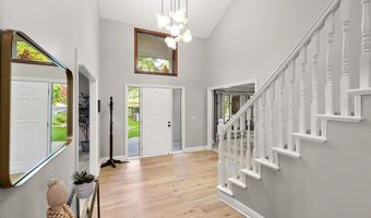 3427 E Dobson Pl, Ann Arbor, MI 48105