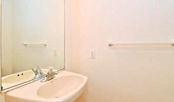 5631 STONECROFT Ln, Allentown, PA 18106