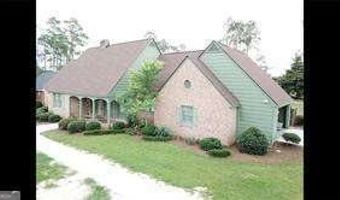 220 Lake Shore Dr, Alma, GA 31510