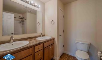 6866 Umpqua River Rd, Casper, WY 82604