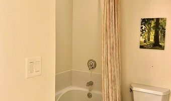 77 S Evergreen Ave 403, Arlington Heights, IL 60005