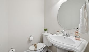 819 Strasburg Dr, Adams Twp., PA 16046