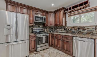 400 CALVIN Ln, Rockville, MD 20851