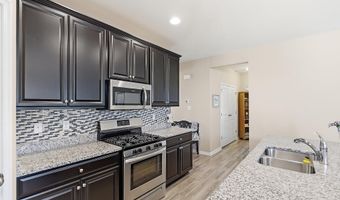 16 RACCOON Ln, Barnegat, NJ 08005